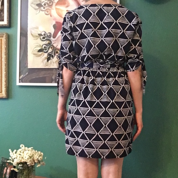 Old Navy belted dress with cute tie details - Picture 2 of 4